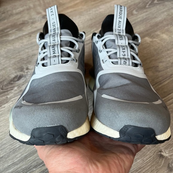 Athletic_Shoes